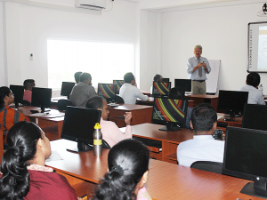 Workshop on “how to write a good Journal Paper” by Prof. Michael Hahn 5